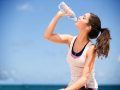 Mơ thấy uống nước mang lại điềm báo gì, đánh con số may mắn nào?