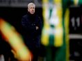 Bên lề bóng đá 29-4: Cựu HLV Newcastle mất việc