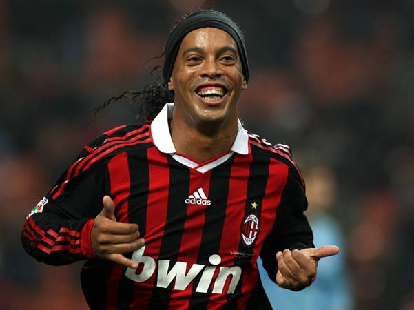 Tiểu sử cầu thủ Ronaldinho: Nghệ sĩ trên sân cỏ thế giới