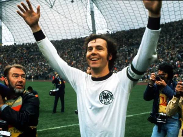 Huyền thoại Beckenbauer thời trẻ