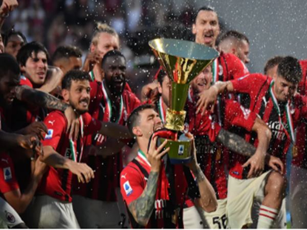 AC Milan vô địch Serie A