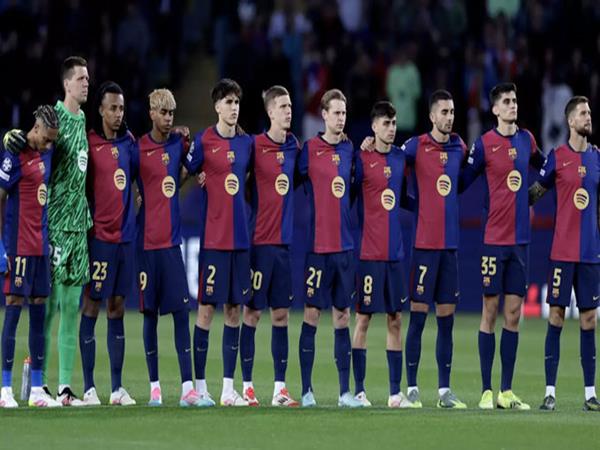 Vì sao Barcelona bị UEFA "sờ gáy"?