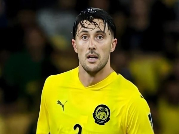 Sự im lặng thận trọng từ Alaves và sức ép lên FAM