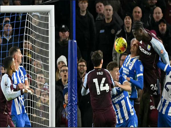 Aston Villa vươn lên top 3 Premier League