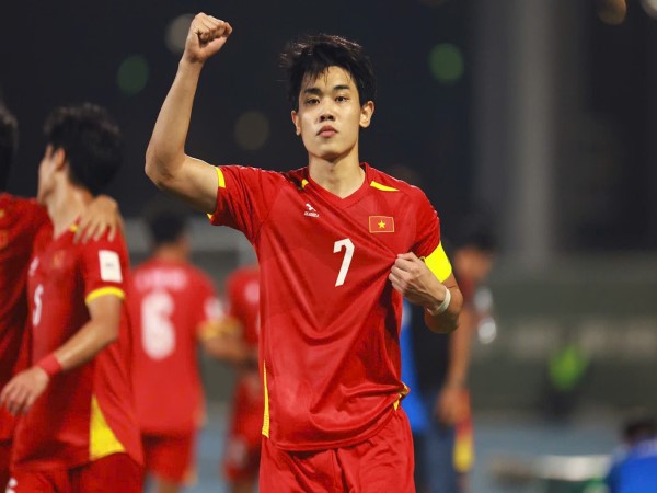 Cú vấp tuổi trẻ của một niềm hy vọng lớn