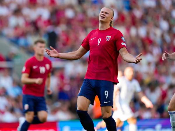 Haaland trong màu áo ĐTQG Na Uy